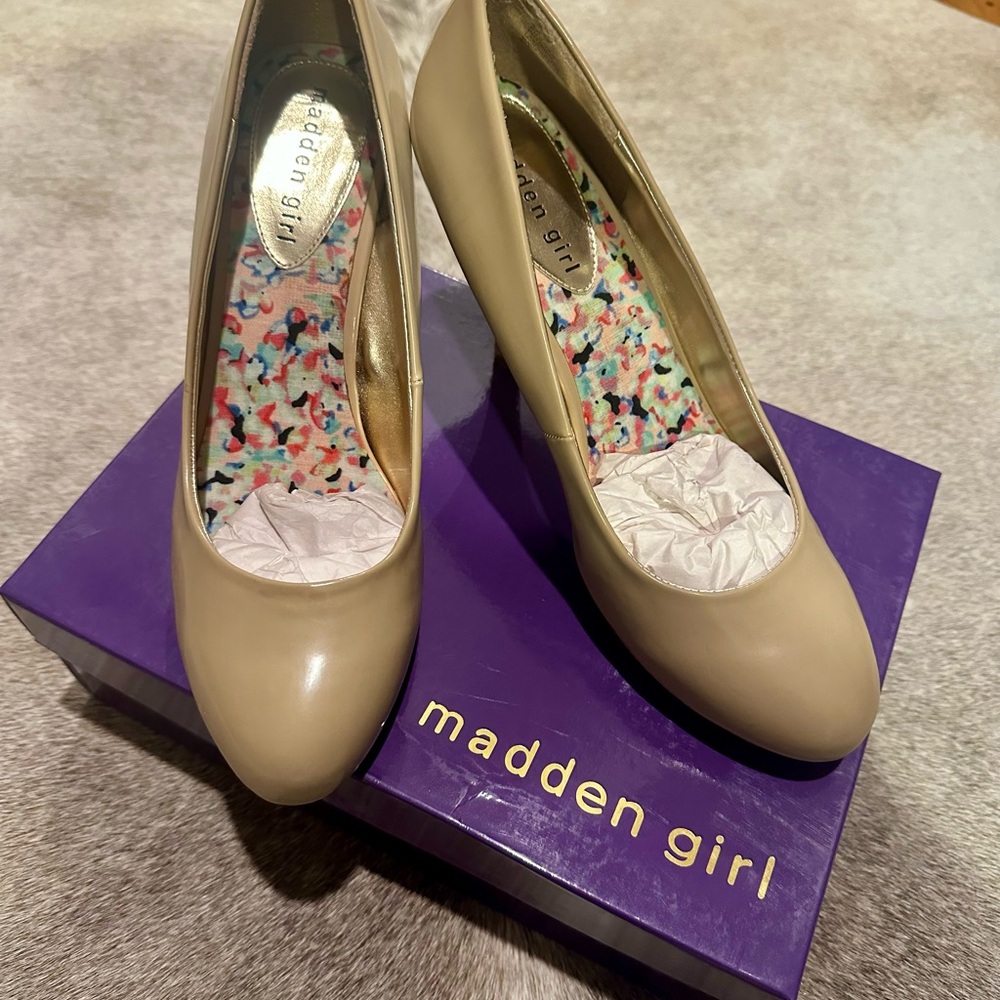 Madden Girl Nude Heels Classic Pumps